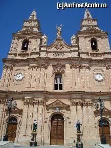 [P05] De fapt biserică este puțin spus pentru că fiecare așa zisă biserică, indiferent dacă locul unde este amplasată este un sat sau un orășel, poate concura, ca și mărime, cu orice catedrală din orice oraș din România. » foto by Utube
 - 
<span class="allrVoted glyphicon glyphicon-heart hidden" id="av136794"></span>
<a class="m-l-10 hidden" id="sv136794" onclick="voting_Foto_DelVot(,136794,21813)" role="button">șterge vot <span class="glyphicon glyphicon-remove"></span></a>
<a id="v9136794" class=" c-red"  onclick="voting_Foto_SetVot(136794)" role="button"><span class="glyphicon glyphicon-heart-empty"></span> <b>LIKE</b> = Votează poza</a> <img class="hidden"  id="f136794W9" src="/imagini/loader.gif" border="0" /><span class="AjErrMes hidden" id="e136794ErM"></span>