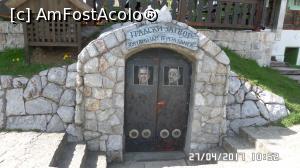 [P15] Închisoarea în satul de lemn » foto by ungureanica
 - 
<span class="allrVoted glyphicon glyphicon-heart hidden" id="av851921"></span>
<a class="m-l-10 hidden" id="sv851921" onclick="voting_Foto_DelVot(,851921,21860)" role="button">șterge vot <span class="glyphicon glyphicon-remove"></span></a>
<a id="v9851921" class=" c-red"  onclick="voting_Foto_SetVot(851921)" role="button"><span class="glyphicon glyphicon-heart-empty"></span> <b>LIKE</b> = Votează poza</a> <img class="hidden"  id="f851921W9" src="/imagini/loader.gif" border="0" /><span class="AjErrMes hidden" id="e851921ErM"></span>