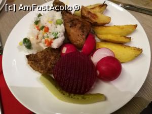[P27] Prima mea cină la Fabesca » foto by crismis
 - 
<span class="allrVoted glyphicon glyphicon-heart hidden" id="av855773"></span>
<a class="m-l-10 hidden" id="sv855773" onclick="voting_Foto_DelVot(,855773,21917)" role="button">șterge vot <span class="glyphicon glyphicon-remove"></span></a>
<a id="v9855773" class=" c-red"  onclick="voting_Foto_SetVot(855773)" role="button"><span class="glyphicon glyphicon-heart-empty"></span> <b>LIKE</b> = Votează poza</a> <img class="hidden"  id="f855773W9" src="/imagini/loader.gif" border="0" /><span class="AjErrMes hidden" id="e855773ErM"></span>