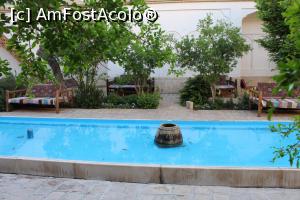 [P32] Kashan, Casa de Oaspeți Ehsan, Piscina cu locurile special amenajate pentru odihnă, masă...  » foto by mprofeanu
 - 
<span class="allrVoted glyphicon glyphicon-heart hidden" id="av856487"></span>
<a class="m-l-10 hidden" id="sv856487" onclick="voting_Foto_DelVot(,856487,21921)" role="button">șterge vot <span class="glyphicon glyphicon-remove"></span></a>
<a id="v9856487" class=" c-red"  onclick="voting_Foto_SetVot(856487)" role="button"><span class="glyphicon glyphicon-heart-empty"></span> <b>LIKE</b> = Votează poza</a> <img class="hidden"  id="f856487W9" src="/imagini/loader.gif" border="0" /><span class="AjErrMes hidden" id="e856487ErM"></span>