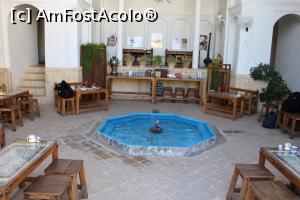 [P38] Kashan, Casa de Oaspeți Ehsan, Fântâna din curtea interioară » foto by mprofeanu
 - 
<span class="allrVoted glyphicon glyphicon-heart hidden" id="av856498"></span>
<a class="m-l-10 hidden" id="sv856498" onclick="voting_Foto_DelVot(,856498,21921)" role="button">șterge vot <span class="glyphicon glyphicon-remove"></span></a>
<a id="v9856498" class=" c-red"  onclick="voting_Foto_SetVot(856498)" role="button"><span class="glyphicon glyphicon-heart-empty"></span> <b>LIKE</b> = Votează poza</a> <img class="hidden"  id="f856498W9" src="/imagini/loader.gif" border="0" /><span class="AjErrMes hidden" id="e856498ErM"></span>