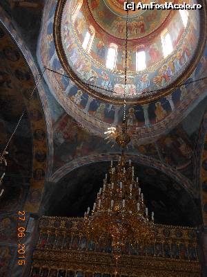 [P18] Mănăstirea Nucet - Cupola pictată şi bine luminată.  » foto by iulianic
 - 
<span class="allrVoted glyphicon glyphicon-heart hidden" id="av649016"></span>
<a class="m-l-10 hidden" id="sv649016" onclick="voting_Foto_DelVot(,649016,21922)" role="button">șterge vot <span class="glyphicon glyphicon-remove"></span></a>
<a id="v9649016" class=" c-red"  onclick="voting_Foto_SetVot(649016)" role="button"><span class="glyphicon glyphicon-heart-empty"></span> <b>LIKE</b> = Votează poza</a> <img class="hidden"  id="f649016W9" src="/imagini/loader.gif" border="0" /><span class="AjErrMes hidden" id="e649016ErM"></span>