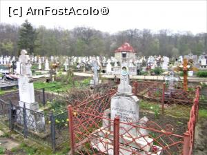 [P24] Cimitirul mănăstirii, spre fântâna de leac » foto by Michi
 - 
<span class="allrVoted glyphicon glyphicon-heart hidden" id="av1367523"></span>
<a class="m-l-10 hidden" id="sv1367523" onclick="voting_Foto_DelVot(,1367523,21922)" role="button">șterge vot <span class="glyphicon glyphicon-remove"></span></a>
<a id="v91367523" class=" c-red"  onclick="voting_Foto_SetVot(1367523)" role="button"><span class="glyphicon glyphicon-heart-empty"></span> <b>LIKE</b> = Votează poza</a> <img class="hidden"  id="f1367523W9" src="/imagini/loader.gif" border="0" /><span class="AjErrMes hidden" id="e1367523ErM"></span>
