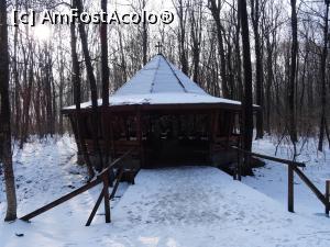 [P16] Foișorul în care se află Fântâna de Leac - Mănăstirea Nucet, Dâmbovița.  » foto by tata123 🔱
 - 
<span class="allrVoted glyphicon glyphicon-heart hidden" id="av1053770"></span>
<a class="m-l-10 hidden" id="sv1053770" onclick="voting_Foto_DelVot(,1053770,21922)" role="button">șterge vot <span class="glyphicon glyphicon-remove"></span></a>
<a id="v91053770" class=" c-red"  onclick="voting_Foto_SetVot(1053770)" role="button"><span class="glyphicon glyphicon-heart-empty"></span> <b>LIKE</b> = Votează poza</a> <img class="hidden"  id="f1053770W9" src="/imagini/loader.gif" border="0" /><span class="AjErrMes hidden" id="e1053770ErM"></span>