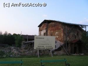 [P22] Turnul și ruinele stăreției de pe latura nordică în luna mai 2008 - Mănăstirea Nucet.  » foto by tata123 🔱
 - 
<span class="allrVoted glyphicon glyphicon-heart hidden" id="av1053776"></span>
<a class="m-l-10 hidden" id="sv1053776" onclick="voting_Foto_DelVot(,1053776,21922)" role="button">șterge vot <span class="glyphicon glyphicon-remove"></span></a>
<a id="v91053776" class=" c-red"  onclick="voting_Foto_SetVot(1053776)" role="button"><span class="glyphicon glyphicon-heart-empty"></span> <b>LIKE</b> = Votează poza</a> <img class="hidden"  id="f1053776W9" src="/imagini/loader.gif" border="0" /><span class="AjErrMes hidden" id="e1053776ErM"></span>