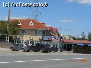 [P10] Costești - Loc de parcare la intrarea în Restaurant Poliana.  » foto by iulianic
 - 
<span class="allrVoted glyphicon glyphicon-heart hidden" id="av857295"></span>
<a class="m-l-10 hidden" id="sv857295" onclick="voting_Foto_DelVot(,857295,21941)" role="button">șterge vot <span class="glyphicon glyphicon-remove"></span></a>
<a id="v9857295" class=" c-red"  onclick="voting_Foto_SetVot(857295)" role="button"><span class="glyphicon glyphicon-heart-empty"></span> <b>LIKE</b> = Votează poza</a> <img class="hidden"  id="f857295W9" src="/imagini/loader.gif" border="0" /><span class="AjErrMes hidden" id="e857295ErM"></span>