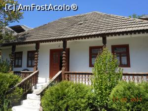 [P17] Butuceni - Restaurantul Eco Resort, casă din aceeași gospodărie.  » foto by iulianic
 - 
<span class="allrVoted glyphicon glyphicon-heart hidden" id="av857899"></span>
<a class="m-l-10 hidden" id="sv857899" onclick="voting_Foto_DelVot(,857899,21955)" role="button">șterge vot <span class="glyphicon glyphicon-remove"></span></a>
<a id="v9857899" class=" c-red"  onclick="voting_Foto_SetVot(857899)" role="button"><span class="glyphicon glyphicon-heart-empty"></span> <b>LIKE</b> = Votează poza</a> <img class="hidden"  id="f857899W9" src="/imagini/loader.gif" border="0" /><span class="AjErrMes hidden" id="e857899ErM"></span>