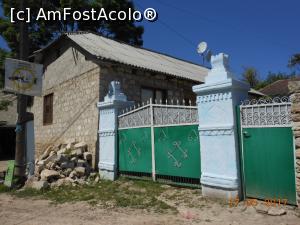 [P21] Butuceni - Stâlpi de poartă.  » foto by iulianic
 - 
<span class="allrVoted glyphicon glyphicon-heart hidden" id="av857903"></span>
<a class="m-l-10 hidden" id="sv857903" onclick="voting_Foto_DelVot(,857903,21955)" role="button">șterge vot <span class="glyphicon glyphicon-remove"></span></a>
<a id="v9857903" class=" c-red"  onclick="voting_Foto_SetVot(857903)" role="button"><span class="glyphicon glyphicon-heart-empty"></span> <b>LIKE</b> = Votează poza</a> <img class="hidden"  id="f857903W9" src="/imagini/loader.gif" border="0" /><span class="AjErrMes hidden" id="e857903ErM"></span>