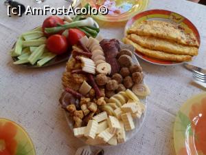 [P11] Micul dejun la pensiunea Andreea.  » foto by Safta Radu
 - 
<span class="allrVoted glyphicon glyphicon-heart hidden" id="av860807"></span>
<a class="m-l-10 hidden" id="sv860807" onclick="voting_Foto_DelVot(,860807,21997)" role="button">șterge vot <span class="glyphicon glyphicon-remove"></span></a>
<a id="v9860807" class=" c-red"  onclick="voting_Foto_SetVot(860807)" role="button"><span class="glyphicon glyphicon-heart-empty"></span> <b>LIKE</b> = Votează poza</a> <img class="hidden"  id="f860807W9" src="/imagini/loader.gif" border="0" /><span class="AjErrMes hidden" id="e860807ErM"></span>
