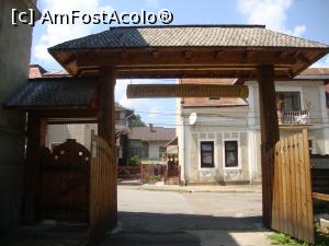 [P79] Ne îndreptăm către ieșirea din curtea Muzeului ”Arta Lemnului”. Ne-a făcut plăcere să vizităm acest interesant obiectiv!  » foto by Floryn81
 - 
<span class="allrVoted glyphicon glyphicon-heart hidden" id="av771841"></span>
<a class="m-l-10 hidden" id="sv771841" onclick="voting_Foto_DelVot(,771841,22028)" role="button">șterge vot <span class="glyphicon glyphicon-remove"></span></a>
<a id="v9771841" class=" c-red"  onclick="voting_Foto_SetVot(771841)" role="button"><span class="glyphicon glyphicon-heart-empty"></span> <b>LIKE</b> = Votează poza</a> <img class="hidden"  id="f771841W9" src="/imagini/loader.gif" border="0" /><span class="AjErrMes hidden" id="e771841ErM"></span>
