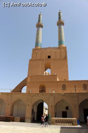 [P04] Yazd, Moscheea Vineri, intrarea, partea din interiorul curții » foto by mprofeanu
 - 
<span class="allrVoted glyphicon glyphicon-heart hidden" id="av865250"></span>
<a class="m-l-10 hidden" id="sv865250" onclick="voting_Foto_DelVot(,865250,22077)" role="button">șterge vot <span class="glyphicon glyphicon-remove"></span></a>
<a id="v9865250" class=" c-red"  onclick="voting_Foto_SetVot(865250)" role="button"><span class="glyphicon glyphicon-heart-empty"></span> <b>LIKE</b> = Votează poza</a> <img class="hidden"  id="f865250W9" src="/imagini/loader.gif" border="0" /><span class="AjErrMes hidden" id="e865250ErM"></span>