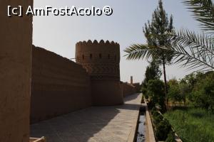 [P48] Yazd, Dolat Abad Garden înconjurată de ziduri cu turnuri, nu numai de frumusețe, spre apus » foto by mprofeanu
 - 
<span class="allrVoted glyphicon glyphicon-heart hidden" id="av865294"></span>
<a class="m-l-10 hidden" id="sv865294" onclick="voting_Foto_DelVot(,865294,22077)" role="button">șterge vot <span class="glyphicon glyphicon-remove"></span></a>
<a id="v9865294" class=" c-red"  onclick="voting_Foto_SetVot(865294)" role="button"><span class="glyphicon glyphicon-heart-empty"></span> <b>LIKE</b> = Votează poza</a> <img class="hidden"  id="f865294W9" src="/imagini/loader.gif" border="0" /><span class="AjErrMes hidden" id="e865294ErM"></span>