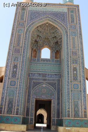 [P05] Yazd, Moscheea Vineri, Gigantul iwan de la intrare » foto by mprofeanu
 - 
<span class="allrVoted glyphicon glyphicon-heart hidden" id="av865251"></span>
<a class="m-l-10 hidden" id="sv865251" onclick="voting_Foto_DelVot(,865251,22077)" role="button">șterge vot <span class="glyphicon glyphicon-remove"></span></a>
<a id="v9865251" class=" c-red"  onclick="voting_Foto_SetVot(865251)" role="button"><span class="glyphicon glyphicon-heart-empty"></span> <b>LIKE</b> = Votează poza</a> <img class="hidden"  id="f865251W9" src="/imagini/loader.gif" border="0" /><span class="AjErrMes hidden" id="e865251ErM"></span>