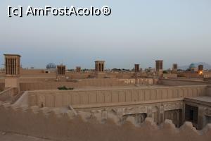 [P79] Yazd, Pădure de badgiruri pe acoperișuri » foto by mprofeanu
 - 
<span class="allrVoted glyphicon glyphicon-heart hidden" id="av865325"></span>
<a class="m-l-10 hidden" id="sv865325" onclick="voting_Foto_DelVot(,865325,22077)" role="button">șterge vot <span class="glyphicon glyphicon-remove"></span></a>
<a id="v9865325" class=" c-red"  onclick="voting_Foto_SetVot(865325)" role="button"><span class="glyphicon glyphicon-heart-empty"></span> <b>LIKE</b> = Votează poza</a> <img class="hidden"  id="f865325W9" src="/imagini/loader.gif" border="0" /><span class="AjErrMes hidden" id="e865325ErM"></span>