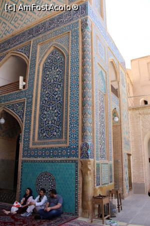 [P08] Yazd, Moscheea Vineri, La odihnă și iar mozaicuri » foto by mprofeanu
 - 
<span class="allrVoted glyphicon glyphicon-heart hidden" id="av865254"></span>
<a class="m-l-10 hidden" id="sv865254" onclick="voting_Foto_DelVot(,865254,22077)" role="button">șterge vot <span class="glyphicon glyphicon-remove"></span></a>
<a id="v9865254" class=" c-red"  onclick="voting_Foto_SetVot(865254)" role="button"><span class="glyphicon glyphicon-heart-empty"></span> <b>LIKE</b> = Votează poza</a> <img class="hidden"  id="f865254W9" src="/imagini/loader.gif" border="0" /><span class="AjErrMes hidden" id="e865254ErM"></span>