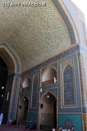 [P09] Yazd, Moscheea Vineri, Iwanul principal din fața cupolei, zonă de rugăciune » foto by mprofeanu
 - 
<span class="allrVoted glyphicon glyphicon-heart hidden" id="av865255"></span>
<a class="m-l-10 hidden" id="sv865255" onclick="voting_Foto_DelVot(,865255,22077)" role="button">șterge vot <span class="glyphicon glyphicon-remove"></span></a>
<a id="v9865255" class=" c-red"  onclick="voting_Foto_SetVot(865255)" role="button"><span class="glyphicon glyphicon-heart-empty"></span> <b>LIKE</b> = Votează poza</a> <img class="hidden"  id="f865255W9" src="/imagini/loader.gif" border="0" /><span class="AjErrMes hidden" id="e865255ErM"></span>