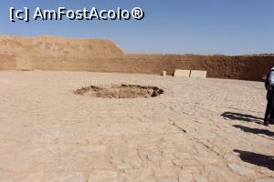 [P12] Yazd, Turnurile Tăcerii, Gura osuarul din turnul mai mic » foto by mprofeanu
 - 
<span class="allrVoted glyphicon glyphicon-heart hidden" id="av867942"></span>
<a class="m-l-10 hidden" id="sv867942" onclick="voting_Foto_DelVot(,867942,22077)" role="button">șterge vot <span class="glyphicon glyphicon-remove"></span></a>
<a id="v9867942" class=" c-red"  onclick="voting_Foto_SetVot(867942)" role="button"><span class="glyphicon glyphicon-heart-empty"></span> <b>LIKE</b> = Votează poza</a> <img class="hidden"  id="f867942W9" src="/imagini/loader.gif" border="0" /><span class="AjErrMes hidden" id="e867942ErM"></span>