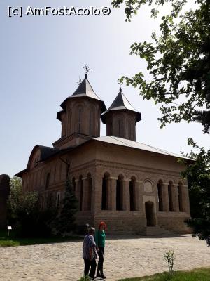 [P18] Biserica Domneasca privită din fața.  » foto by iulian68
 - 
<span class="allrVoted glyphicon glyphicon-heart hidden" id="av965442"></span>
<a class="m-l-10 hidden" id="sv965442" onclick="voting_Foto_DelVot(,965442,22157)" role="button">șterge vot <span class="glyphicon glyphicon-remove"></span></a>
<a id="v9965442" class=" c-red"  onclick="voting_Foto_SetVot(965442)" role="button"><span class="glyphicon glyphicon-heart-empty"></span> <b>LIKE</b> = Votează poza</a> <img class="hidden"  id="f965442W9" src="/imagini/loader.gif" border="0" /><span class="AjErrMes hidden" id="e965442ErM"></span>