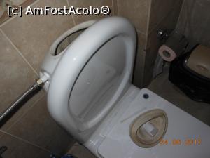 [P29] Hotel Leonardo - Baia camerei 203. WC în reparație.  » foto by iulianic
 - 
<span class="allrVoted glyphicon glyphicon-heart hidden" id="av873240"></span>
<a class="m-l-10 hidden" id="sv873240" onclick="voting_Foto_DelVot(,873240,22201)" role="button">șterge vot <span class="glyphicon glyphicon-remove"></span></a>
<a id="v9873240" class=" c-red"  onclick="voting_Foto_SetVot(873240)" role="button"><span class="glyphicon glyphicon-heart-empty"></span> <b>LIKE</b> = Votează poza</a> <img class="hidden"  id="f873240W9" src="/imagini/loader.gif" border="0" /><span class="AjErrMes hidden" id="e873240ErM"></span>