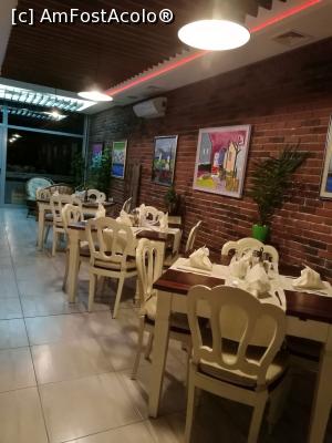 [P14] Altă parte a restaurantului » foto by crismis
 - 
<span class="allrVoted glyphicon glyphicon-heart hidden" id="av878386"></span>
<a class="m-l-10 hidden" id="sv878386" onclick="voting_Foto_DelVot(,878386,22279)" role="button">șterge vot <span class="glyphicon glyphicon-remove"></span></a>
<a id="v9878386" class=" c-red"  onclick="voting_Foto_SetVot(878386)" role="button"><span class="glyphicon glyphicon-heart-empty"></span> <b>LIKE</b> = Votează poza</a> <img class="hidden"  id="f878386W9" src="/imagini/loader.gif" border="0" /><span class="AjErrMes hidden" id="e878386ErM"></span>