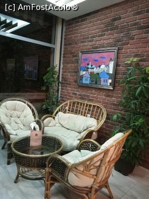[P15] Un colț în restaurant » foto by crismis
 - 
<span class="allrVoted glyphicon glyphicon-heart hidden" id="av878387"></span>
<a class="m-l-10 hidden" id="sv878387" onclick="voting_Foto_DelVot(,878387,22279)" role="button">șterge vot <span class="glyphicon glyphicon-remove"></span></a>
<a id="v9878387" class=" c-red"  onclick="voting_Foto_SetVot(878387)" role="button"><span class="glyphicon glyphicon-heart-empty"></span> <b>LIKE</b> = Votează poza</a> <img class="hidden"  id="f878387W9" src="/imagini/loader.gif" border="0" /><span class="AjErrMes hidden" id="e878387ErM"></span>