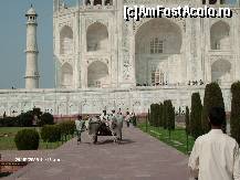 [P12] carul alegoric din curtea Taj-ului. Sincer nu imi amintesc ce cautau aia acolo! » foto by florinene* †
 - 
<span class="allrVoted glyphicon glyphicon-heart hidden" id="av56849"></span>
<a class="m-l-10 hidden" id="sv56849" onclick="voting_Foto_DelVot(,56849,22287)" role="button">șterge vot <span class="glyphicon glyphicon-remove"></span></a>
<a id="v956849" class=" c-red"  onclick="voting_Foto_SetVot(56849)" role="button"><span class="glyphicon glyphicon-heart-empty"></span> <b>LIKE</b> = Votează poza</a> <img class="hidden"  id="f56849W9" src="/imagini/loader.gif" border="0" /><span class="AjErrMes hidden" id="e56849ErM"></span>