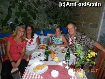 [P11] dr-stg: Dl. SAKIS, fetița noastră, mama ei, Catalina-fata d-lui Sakis » foto by catalitza72
 - 
<span class="allrVoted glyphicon glyphicon-heart hidden" id="av336342"></span>
<a class="m-l-10 hidden" id="sv336342" onclick="voting_Foto_DelVot(,336342,22302)" role="button">șterge vot <span class="glyphicon glyphicon-remove"></span></a>
<a id="v9336342" class=" c-red"  onclick="voting_Foto_SetVot(336342)" role="button"><span class="glyphicon glyphicon-heart-empty"></span> <b>LIKE</b> = Votează poza</a> <img class="hidden"  id="f336342W9" src="/imagini/loader.gif" border="0" /><span class="AjErrMes hidden" id="e336342ErM"></span>