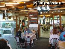 [P06] Unul din rotisoare la Platanos.  » foto by macius
 - 
<span class="allrVoted glyphicon glyphicon-heart hidden" id="av429629"></span>
<a class="m-l-10 hidden" id="sv429629" onclick="voting_Foto_DelVot(,429629,22302)" role="button">șterge vot <span class="glyphicon glyphicon-remove"></span></a>
<a id="v9429629" class=" c-red"  onclick="voting_Foto_SetVot(429629)" role="button"><span class="glyphicon glyphicon-heart-empty"></span> <b>LIKE</b> = Votează poza</a> <img class="hidden"  id="f429629W9" src="/imagini/loader.gif" border="0" /><span class="AjErrMes hidden" id="e429629ErM"></span>