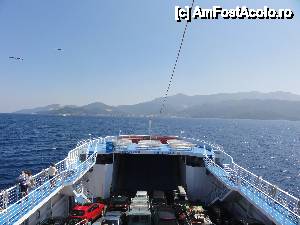 [P06] Peisaj de pe ferry, in departare insula Thassos.  » foto by ichbin
 - 
<span class="allrVoted glyphicon glyphicon-heart hidden" id="av453414"></span>
<a class="m-l-10 hidden" id="sv453414" onclick="voting_Foto_DelVot(,453414,22302)" role="button">șterge vot <span class="glyphicon glyphicon-remove"></span></a>
<a id="v9453414" class=" c-red"  onclick="voting_Foto_SetVot(453414)" role="button"><span class="glyphicon glyphicon-heart-empty"></span> <b>LIKE</b> = Votează poza</a> <img class="hidden"  id="f453414W9" src="/imagini/loader.gif" border="0" /><span class="AjErrMes hidden" id="e453414ErM"></span>