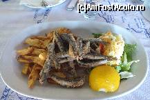 [P01] Gavros cu cartofi prajiti si salata de varza. Pentru ca ne-au auzit vorbind de mujdei, ne-am trezit cu un bol cu mujdei gros, exceptional, din partea casei » foto by Clauditzza*
 - 
<span class="allrVoted glyphicon glyphicon-heart hidden" id="av371769"></span>
<a class="m-l-10 hidden" id="sv371769" onclick="voting_Foto_DelVot(,371769,22302)" role="button">șterge vot <span class="glyphicon glyphicon-remove"></span></a>
<a id="v9371769" class=" c-red"  onclick="voting_Foto_SetVot(371769)" role="button"><span class="glyphicon glyphicon-heart-empty"></span> <b>LIKE</b> = Votează poza</a> <img class="hidden"  id="f371769W9" src="/imagini/loader.gif" border="0" /><span class="AjErrMes hidden" id="e371769ErM"></span>