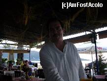 [P10] din nou Sakis proprietarul tavernei... » foto by sandu.53
 - 
<span class="allrVoted glyphicon glyphicon-heart hidden" id="av210763"></span>
<a class="m-l-10 hidden" id="sv210763" onclick="voting_Foto_DelVot(,210763,22302)" role="button">șterge vot <span class="glyphicon glyphicon-remove"></span></a>
<a id="v9210763" class=" c-red"  onclick="voting_Foto_SetVot(210763)" role="button"><span class="glyphicon glyphicon-heart-empty"></span> <b>LIKE</b> = Votează poza</a> <img class="hidden"  id="f210763W9" src="/imagini/loader.gif" border="0" /><span class="AjErrMes hidden" id="e210763ErM"></span>