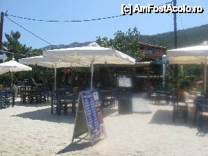 [P02] Taverna Sakis; alături se află şi vecina ei, taverna Gorgona.  » foto by kiwivik
 - 
<span class="allrVoted glyphicon glyphicon-heart hidden" id="av465278"></span>
<a class="m-l-10 hidden" id="sv465278" onclick="voting_Foto_DelVot(,465278,22305)" role="button">șterge vot <span class="glyphicon glyphicon-remove"></span></a>
<a id="v9465278" class=" c-red"  onclick="voting_Foto_SetVot(465278)" role="button"><span class="glyphicon glyphicon-heart-empty"></span> <b>LIKE</b> = Votează poza</a> <img class="hidden"  id="f465278W9" src="/imagini/loader.gif" border="0" /><span class="AjErrMes hidden" id="e465278ErM"></span>