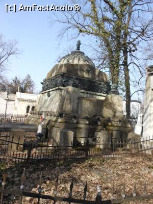 [P04] Cimitirul Bellu - Monumentul funerar al familiei Ghica realizat de Ion Mincu. » foto by iulianic
 - 
<span class="allrVoted glyphicon glyphicon-heart hidden" id="av1217852"></span>
<a class="m-l-10 hidden" id="sv1217852" onclick="voting_Foto_DelVot(,1217852,22321)" role="button">șterge vot <span class="glyphicon glyphicon-remove"></span></a>
<a id="v91217852" class=" c-red"  onclick="voting_Foto_SetVot(1217852)" role="button"><span class="glyphicon glyphicon-heart-empty"></span> <b>LIKE</b> = Votează poza</a> <img class="hidden"  id="f1217852W9" src="/imagini/loader.gif" border="0" /><span class="AjErrMes hidden" id="e1217852ErM"></span>