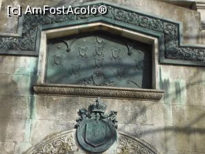 [P06] Cimitirul Bellu - Monumentul funerar al familiei Cantacuzino realizat de Ion Mincu, detaliu. » foto by iulianic
 - 
<span class="allrVoted glyphicon glyphicon-heart hidden" id="av1217854"></span>
<a class="m-l-10 hidden" id="sv1217854" onclick="voting_Foto_DelVot(,1217854,22321)" role="button">șterge vot <span class="glyphicon glyphicon-remove"></span></a>
<a id="v91217854" class=" c-red"  onclick="voting_Foto_SetVot(1217854)" role="button"><span class="glyphicon glyphicon-heart-empty"></span> <b>LIKE</b> = Votează poza</a> <img class="hidden"  id="f1217854W9" src="/imagini/loader.gif" border="0" /><span class="AjErrMes hidden" id="e1217854ErM"></span>