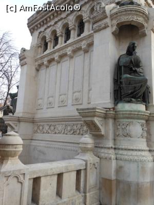 [P09] Cimitirul Bellu - Monumentul funerar al fraților Gheorghieff realizat de Ion Mincu, detaliu. » foto by iulianic
 - 
<span class="allrVoted glyphicon glyphicon-heart hidden" id="av1217857"></span>
<a class="m-l-10 hidden" id="sv1217857" onclick="voting_Foto_DelVot(,1217857,22321)" role="button">șterge vot <span class="glyphicon glyphicon-remove"></span></a>
<a id="v91217857" class=" c-red"  onclick="voting_Foto_SetVot(1217857)" role="button"><span class="glyphicon glyphicon-heart-empty"></span> <b>LIKE</b> = Votează poza</a> <img class="hidden"  id="f1217857W9" src="/imagini/loader.gif" border="0" /><span class="AjErrMes hidden" id="e1217857ErM"></span>