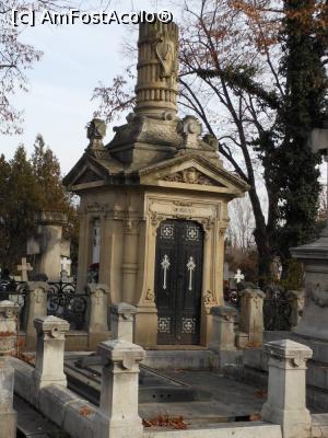 [P27] Panteonul României - Cimitirul Bellu. » foto by iulianic
 - 
<span class="allrVoted glyphicon glyphicon-heart hidden" id="av1218499"></span>
<a class="m-l-10 hidden" id="sv1218499" onclick="voting_Foto_DelVot(,1218499,22321)" role="button">șterge vot <span class="glyphicon glyphicon-remove"></span></a>
<a id="v91218499" class=" c-red"  onclick="voting_Foto_SetVot(1218499)" role="button"><span class="glyphicon glyphicon-heart-empty"></span> <b>LIKE</b> = Votează poza</a> <img class="hidden"  id="f1218499W9" src="/imagini/loader.gif" border="0" /><span class="AjErrMes hidden" id="e1218499ErM"></span>