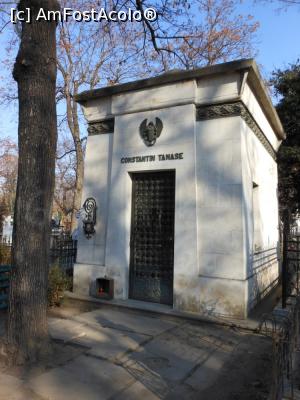 [P38] Panteonul României - Cimitirul Bellu. Constantin Tănase. » foto by iulianic
 - 
<span class="allrVoted glyphicon glyphicon-heart hidden" id="av1218510"></span>
<a class="m-l-10 hidden" id="sv1218510" onclick="voting_Foto_DelVot(,1218510,22321)" role="button">șterge vot <span class="glyphicon glyphicon-remove"></span></a>
<a id="v91218510" class=" c-red"  onclick="voting_Foto_SetVot(1218510)" role="button"><span class="glyphicon glyphicon-heart-empty"></span> <b>LIKE</b> = Votează poza</a> <img class="hidden"  id="f1218510W9" src="/imagini/loader.gif" border="0" /><span class="AjErrMes hidden" id="e1218510ErM"></span>