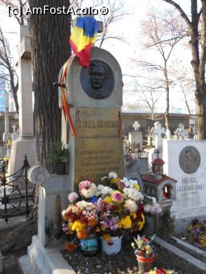 [P44] Panteonul României - Cimitirul Bellu. Mihai Eminescu. » foto by iulianic
 - 
<span class="allrVoted glyphicon glyphicon-heart hidden" id="av1218516"></span>
<a class="m-l-10 hidden" id="sv1218516" onclick="voting_Foto_DelVot(,1218516,22321)" role="button">șterge vot <span class="glyphicon glyphicon-remove"></span></a>
<a id="v91218516" class=" c-red"  onclick="voting_Foto_SetVot(1218516)" role="button"><span class="glyphicon glyphicon-heart-empty"></span> <b>LIKE</b> = Votează poza</a> <img class="hidden"  id="f1218516W9" src="/imagini/loader.gif" border="0" /><span class="AjErrMes hidden" id="e1218516ErM"></span>