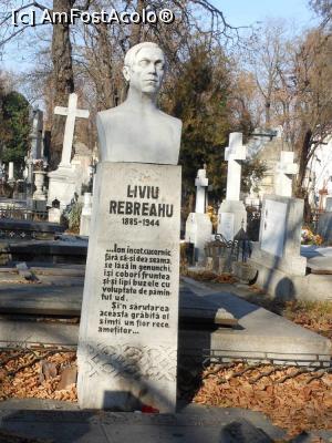 [P45] Panteonul României - Cimitirul Bellu. Liviu Rebreanu. » foto by iulianic
 - 
<span class="allrVoted glyphicon glyphicon-heart hidden" id="av1218517"></span>
<a class="m-l-10 hidden" id="sv1218517" onclick="voting_Foto_DelVot(,1218517,22321)" role="button">șterge vot <span class="glyphicon glyphicon-remove"></span></a>
<a id="v91218517" class=" c-red"  onclick="voting_Foto_SetVot(1218517)" role="button"><span class="glyphicon glyphicon-heart-empty"></span> <b>LIKE</b> = Votează poza</a> <img class="hidden"  id="f1218517W9" src="/imagini/loader.gif" border="0" /><span class="AjErrMes hidden" id="e1218517ErM"></span>