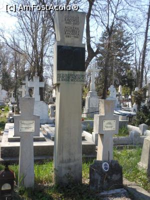 [P49] Panteonul României - Cimitirul Bellu. George Bacovia. » foto by iulianic
 - 
<span class="allrVoted glyphicon glyphicon-heart hidden" id="av1218521"></span>
<a class="m-l-10 hidden" id="sv1218521" onclick="voting_Foto_DelVot(,1218521,22321)" role="button">șterge vot <span class="glyphicon glyphicon-remove"></span></a>
<a id="v91218521" class=" c-red"  onclick="voting_Foto_SetVot(1218521)" role="button"><span class="glyphicon glyphicon-heart-empty"></span> <b>LIKE</b> = Votează poza</a> <img class="hidden"  id="f1218521W9" src="/imagini/loader.gif" border="0" /><span class="AjErrMes hidden" id="e1218521ErM"></span>