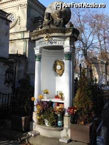 [P38] Cimitirul Bellu - 'Micul Templu', monumentul Iulia Hasdeu. Sculptor Ion Georgescu. » foto by iulianic
 - 
<span class="allrVoted glyphicon glyphicon-heart hidden" id="av282382"></span>
<a class="m-l-10 hidden" id="sv282382" onclick="voting_Foto_DelVot(,282382,22321)" role="button">șterge vot <span class="glyphicon glyphicon-remove"></span></a>
<a id="v9282382" class=" c-red"  onclick="voting_Foto_SetVot(282382)" role="button"><span class="glyphicon glyphicon-heart-empty"></span> <b>LIKE</b> = Votează poza</a> <img class="hidden"  id="f282382W9" src="/imagini/loader.gif" border="0" /><span class="AjErrMes hidden" id="e282382ErM"></span>