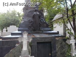 [P18] Monumentul fraților Assan, lucrat de Enrico Cafsi la Milano, în 1911.  » foto by mihaelavoicu
 - 
<span class="allrVoted glyphicon glyphicon-heart hidden" id="av1107870"></span>
<a class="m-l-10 hidden" id="sv1107870" onclick="voting_Foto_DelVot(,1107870,22321)" role="button">șterge vot <span class="glyphicon glyphicon-remove"></span></a>
<a id="v91107870" class=" c-red"  onclick="voting_Foto_SetVot(1107870)" role="button"><span class="glyphicon glyphicon-heart-empty"></span> <b>LIKE</b> = Votează poza</a> <img class="hidden"  id="f1107870W9" src="/imagini/loader.gif" border="0" /><span class="AjErrMes hidden" id="e1107870ErM"></span>