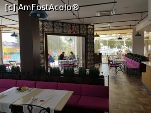 [P11] Restaurant interior » foto by eug
 - 
<span class="allrVoted glyphicon glyphicon-heart hidden" id="av1171944"></span>
<a class="m-l-10 hidden" id="sv1171944" onclick="voting_Foto_DelVot(,1171944,22322)" role="button">șterge vot <span class="glyphicon glyphicon-remove"></span></a>
<a id="v91171944" class=" c-red"  onclick="voting_Foto_SetVot(1171944)" role="button"><span class="glyphicon glyphicon-heart-empty"></span> <b>LIKE</b> = Votează poza</a> <img class="hidden"  id="f1171944W9" src="/imagini/loader.gif" border="0" /><span class="AjErrMes hidden" id="e1171944ErM"></span>