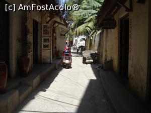 [P38] Stone Town » foto by nela b
 - 
<span class="allrVoted glyphicon glyphicon-heart hidden" id="av882681"></span>
<a class="m-l-10 hidden" id="sv882681" onclick="voting_Foto_DelVot(,882681,22360)" role="button">șterge vot <span class="glyphicon glyphicon-remove"></span></a>
<a id="v9882681" class=" c-red"  onclick="voting_Foto_SetVot(882681)" role="button"><span class="glyphicon glyphicon-heart-empty"></span> <b>LIKE</b> = Votează poza</a> <img class="hidden"  id="f882681W9" src="/imagini/loader.gif" border="0" /><span class="AjErrMes hidden" id="e882681ErM"></span>