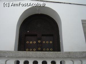 [P41] poarta in Stone Town » foto by nela b
 - 
<span class="allrVoted glyphicon glyphicon-heart hidden" id="av882684"></span>
<a class="m-l-10 hidden" id="sv882684" onclick="voting_Foto_DelVot(,882684,22360)" role="button">șterge vot <span class="glyphicon glyphicon-remove"></span></a>
<a id="v9882684" class=" c-red"  onclick="voting_Foto_SetVot(882684)" role="button"><span class="glyphicon glyphicon-heart-empty"></span> <b>LIKE</b> = Votează poza</a> <img class="hidden"  id="f882684W9" src="/imagini/loader.gif" border="0" /><span class="AjErrMes hidden" id="e882684ErM"></span>