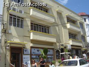 [P44] Casa unde s-a nascut si a trait pana la varsta de 8 ani Freddie Mercury » foto by nela b
 - 
<span class="allrVoted glyphicon glyphicon-heart hidden" id="av882691"></span>
<a class="m-l-10 hidden" id="sv882691" onclick="voting_Foto_DelVot(,882691,22360)" role="button">șterge vot <span class="glyphicon glyphicon-remove"></span></a>
<a id="v9882691" class=" c-red"  onclick="voting_Foto_SetVot(882691)" role="button"><span class="glyphicon glyphicon-heart-empty"></span> <b>LIKE</b> = Votează poza</a> <img class="hidden"  id="f882691W9" src="/imagini/loader.gif" border="0" /><span class="AjErrMes hidden" id="e882691ErM"></span>