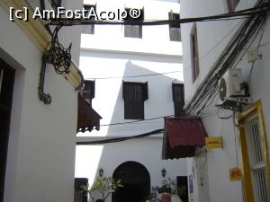 [P48] Stone Town » foto by nela b
 - 
<span class="allrVoted glyphicon glyphicon-heart hidden" id="av882701"></span>
<a class="m-l-10 hidden" id="sv882701" onclick="voting_Foto_DelVot(,882701,22360)" role="button">șterge vot <span class="glyphicon glyphicon-remove"></span></a>
<a id="v9882701" class=" c-red"  onclick="voting_Foto_SetVot(882701)" role="button"><span class="glyphicon glyphicon-heart-empty"></span> <b>LIKE</b> = Votează poza</a> <img class="hidden"  id="f882701W9" src="/imagini/loader.gif" border="0" /><span class="AjErrMes hidden" id="e882701ErM"></span>