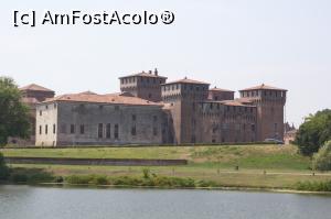 [P10] Castelul vazut de pe lac » foto by IoanaV
 - 
<span class="allrVoted glyphicon glyphicon-heart hidden" id="av885519"></span>
<a class="m-l-10 hidden" id="sv885519" onclick="voting_Foto_DelVot(,885519,22401)" role="button">șterge vot <span class="glyphicon glyphicon-remove"></span></a>
<a id="v9885519" class=" c-red"  onclick="voting_Foto_SetVot(885519)" role="button"><span class="glyphicon glyphicon-heart-empty"></span> <b>LIKE</b> = Votează poza</a> <img class="hidden"  id="f885519W9" src="/imagini/loader.gif" border="0" /><span class="AjErrMes hidden" id="e885519ErM"></span>