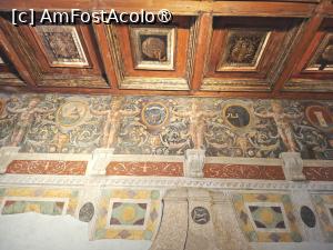[P10] Sala emblemelor heraldice » foto by Carmen Ion
 - 
<span class="allrVoted glyphicon glyphicon-heart hidden" id="av1547093"></span>
<a class="m-l-10 hidden" id="sv1547093" onclick="voting_Foto_DelVot(,1547093,22402)" role="button">șterge vot <span class="glyphicon glyphicon-remove"></span></a>
<a id="v91547093" class=" c-red"  onclick="voting_Foto_SetVot(1547093)" role="button"><span class="glyphicon glyphicon-heart-empty"></span> <b>LIKE</b> = Votează poza</a> <img class="hidden"  id="f1547093W9" src="/imagini/loader.gif" border="0" /><span class="AjErrMes hidden" id="e1547093ErM"></span>