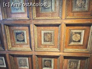 [P11] Sala emblemelor heraldice » foto by Carmen Ion
 - 
<span class="allrVoted glyphicon glyphicon-heart hidden" id="av1547094"></span>
<a class="m-l-10 hidden" id="sv1547094" onclick="voting_Foto_DelVot(,1547094,22402)" role="button">șterge vot <span class="glyphicon glyphicon-remove"></span></a>
<a id="v91547094" class=" c-red"  onclick="voting_Foto_SetVot(1547094)" role="button"><span class="glyphicon glyphicon-heart-empty"></span> <b>LIKE</b> = Votează poza</a> <img class="hidden"  id="f1547094W9" src="/imagini/loader.gif" border="0" /><span class="AjErrMes hidden" id="e1547094ErM"></span>